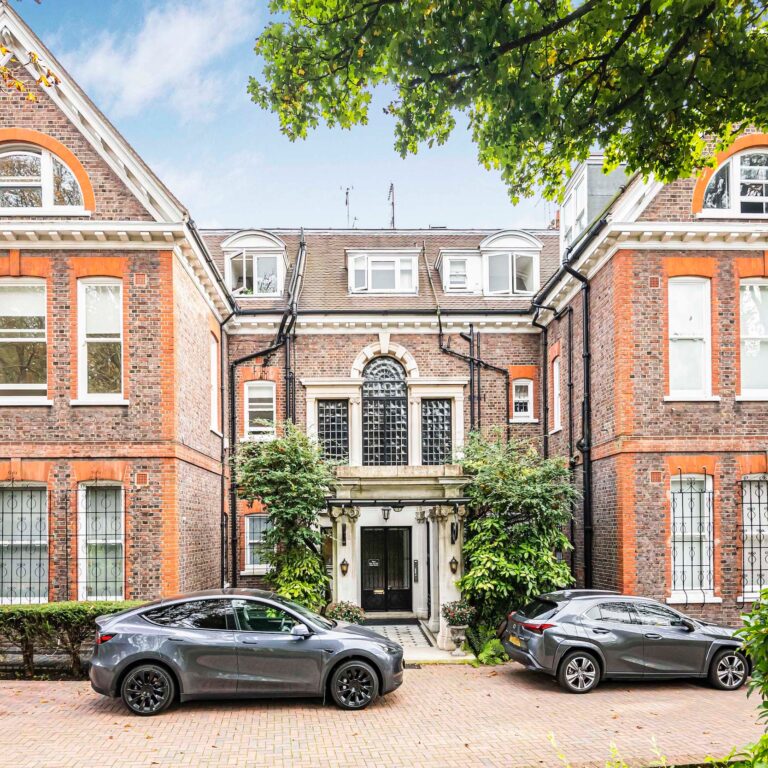 Property for Sale in Hampstead, Hampstead Heath, Belsize Park, Swiss Cottage, South End Green, Parliament Hill, Frognal, NW3